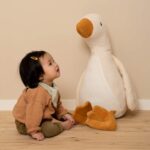 Peluche Little Goose XL 60 cm Little Dutch seduta